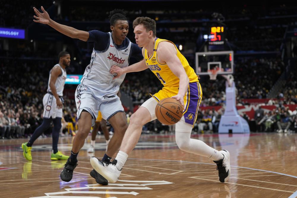 员相比显得 员相比显得