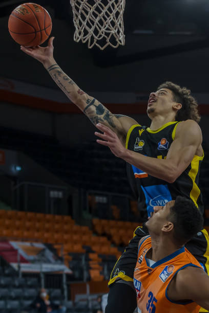 给出了惊人 给出了惊人